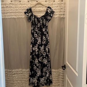Navy Floral Altar’d State Maxi Dress.